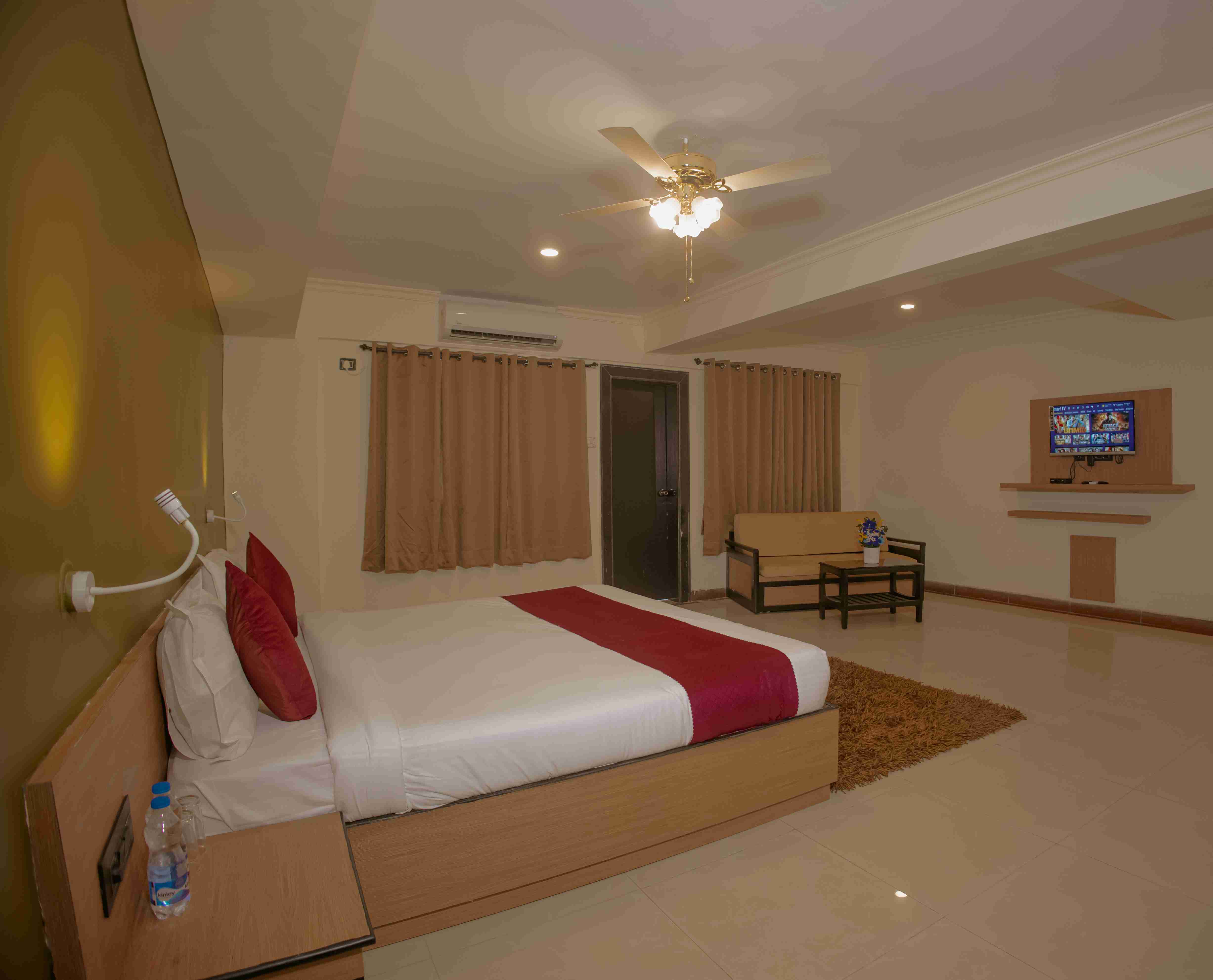 Deluxe Room at Om Shiv Hotel